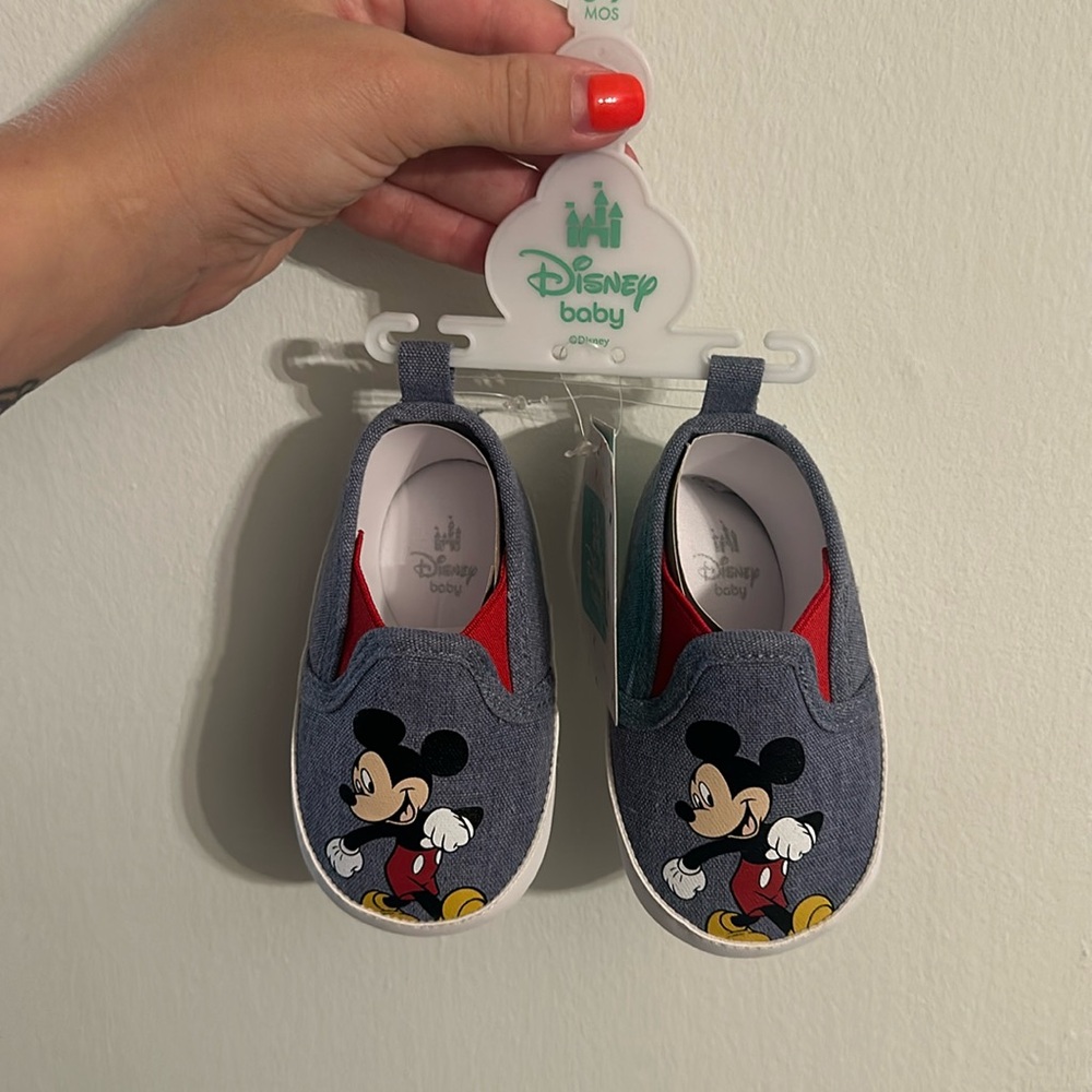 NEW WITH TAG Disney Baby Mickey Mouse 6-9 Months shoes SIZE 3